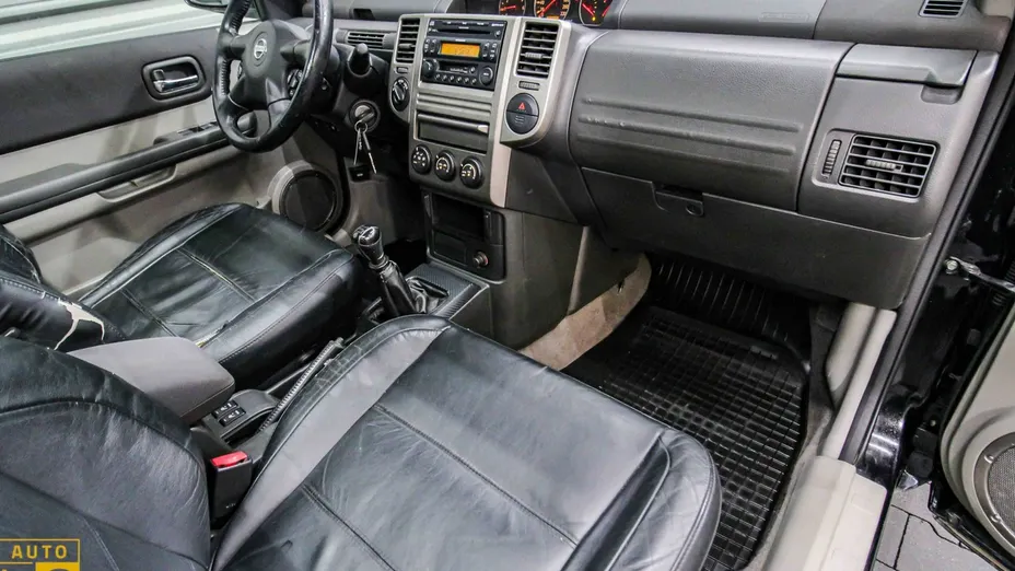 NISSAN X-Trail -