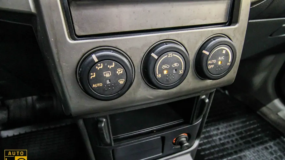 NISSAN X-Trail -