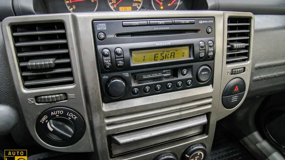 NISSAN X-Trail -