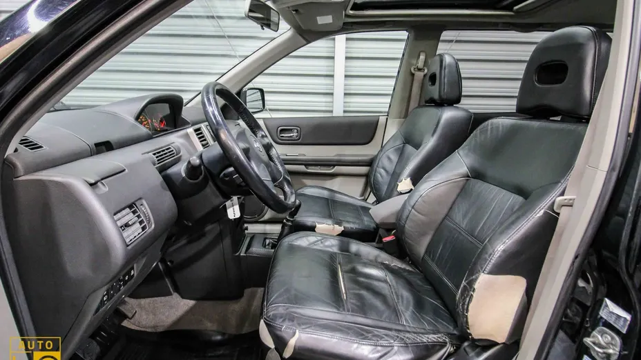 NISSAN X-Trail -