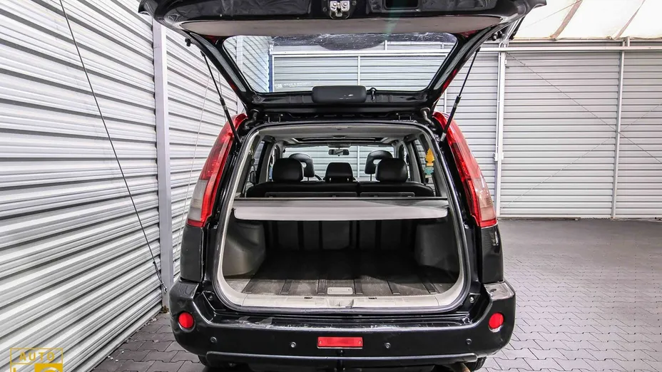 NISSAN X-Trail -