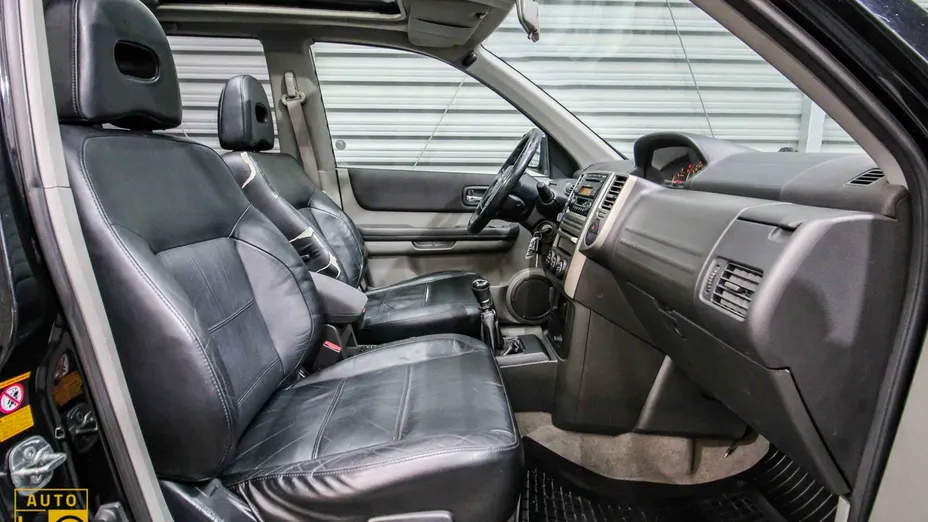 NISSAN X-Trail -