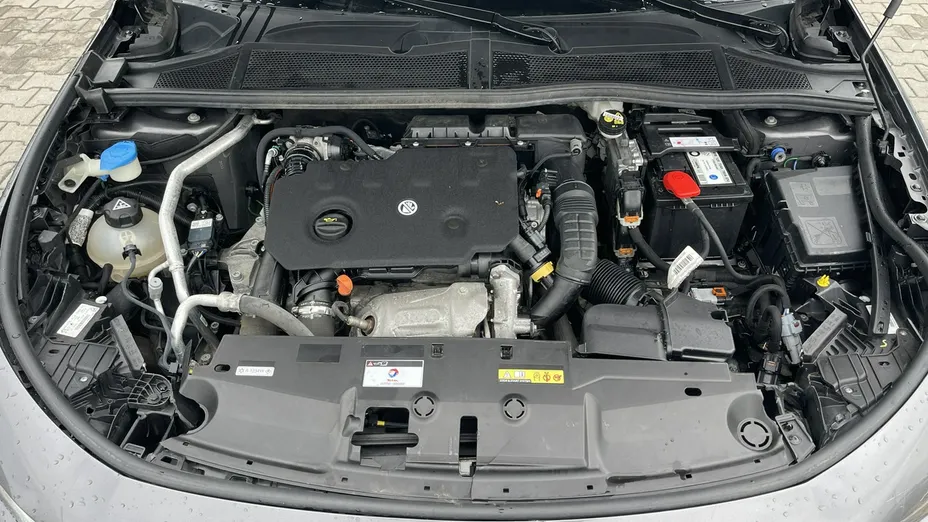 PEUGEOT 308 -