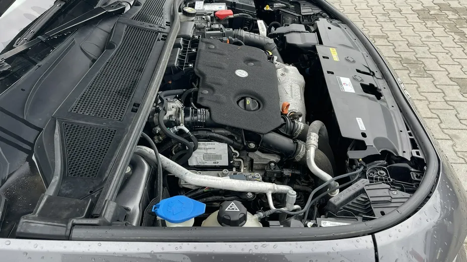 PEUGEOT 308 -