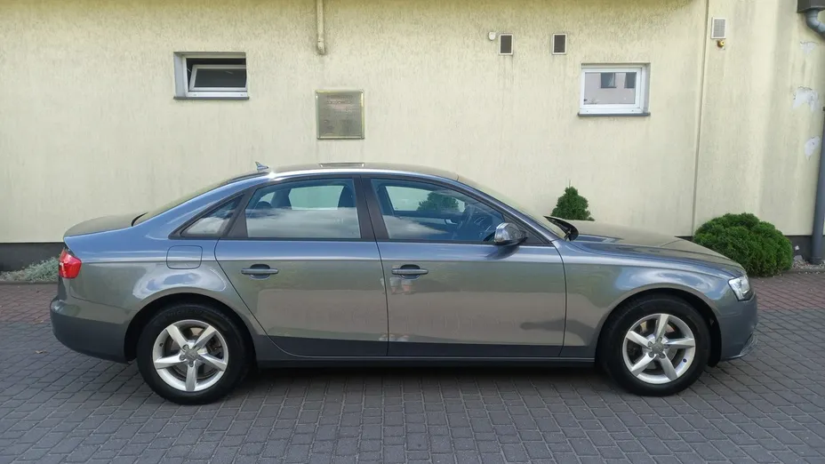 AUDI A4 -