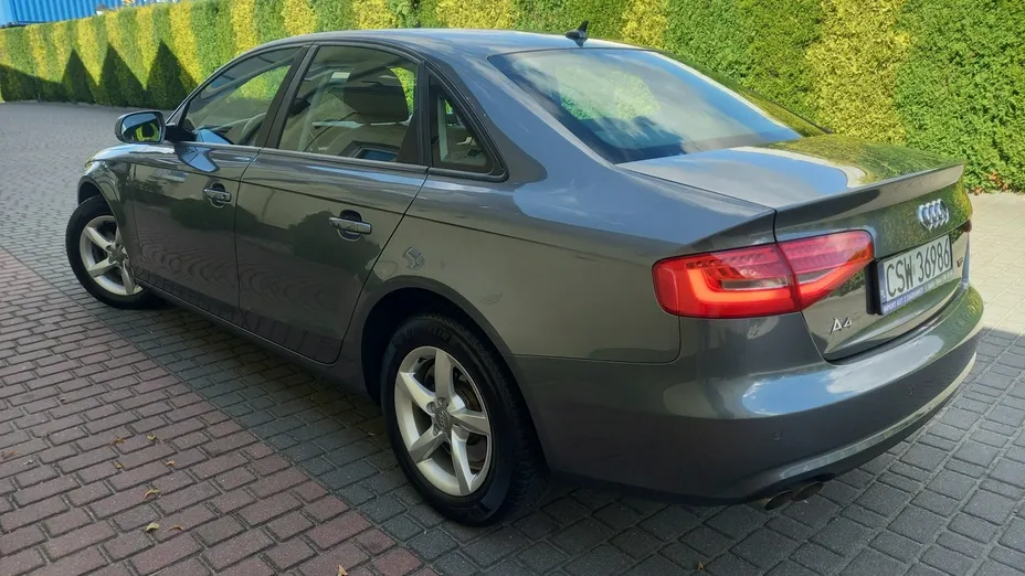 AUDI A4 -