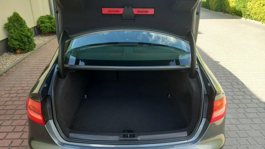 AUDI A4 -