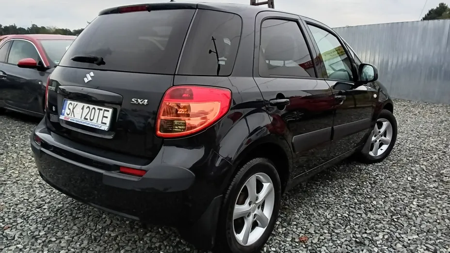 SUZUKI SX4 -