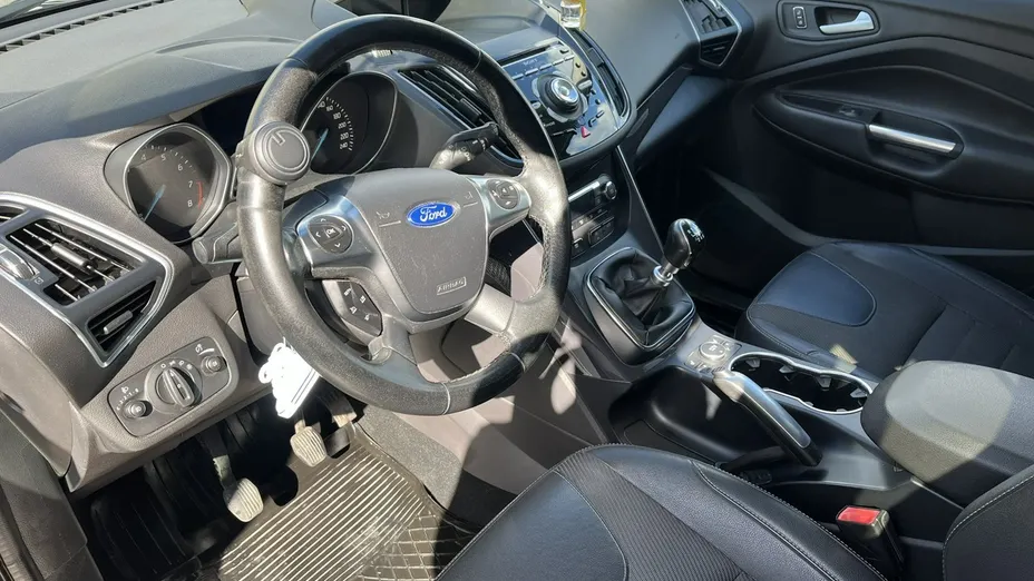FORD Kuga -