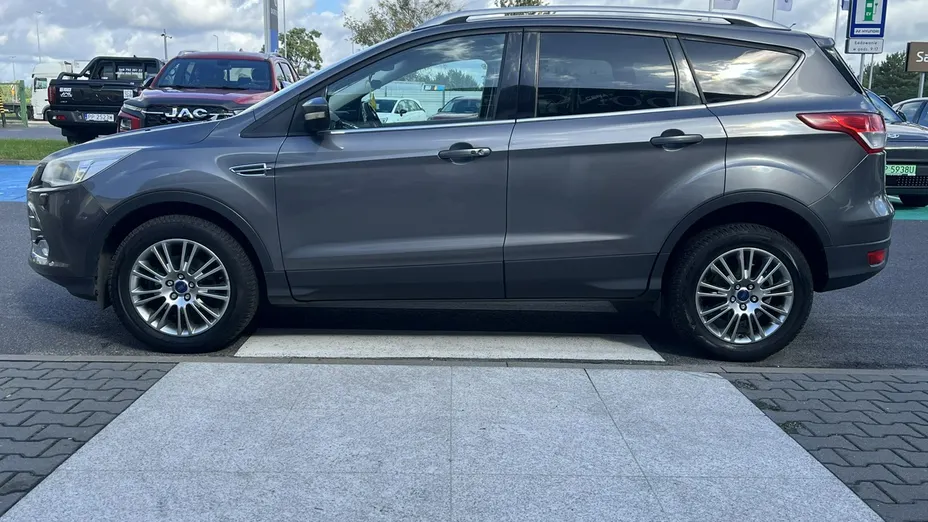 FORD Kuga -