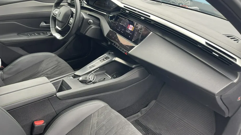 PEUGEOT 408 -