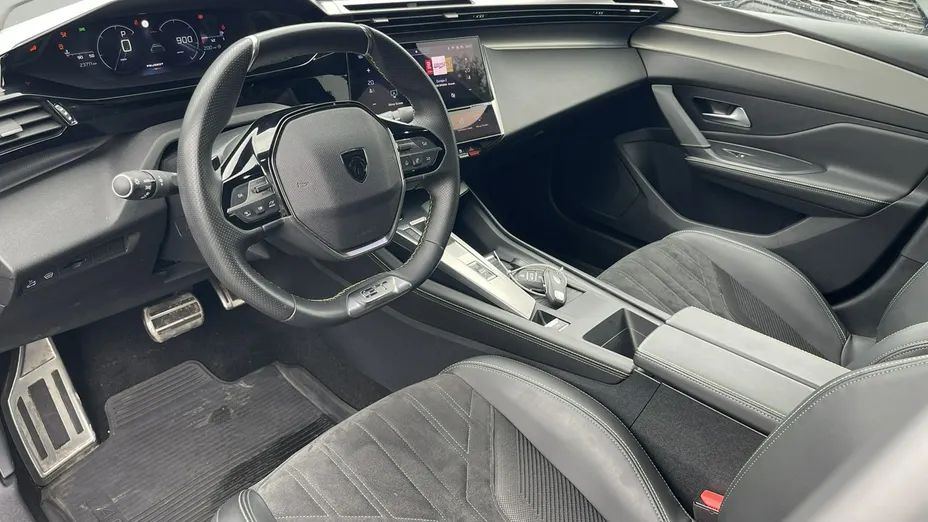 PEUGEOT 408 -