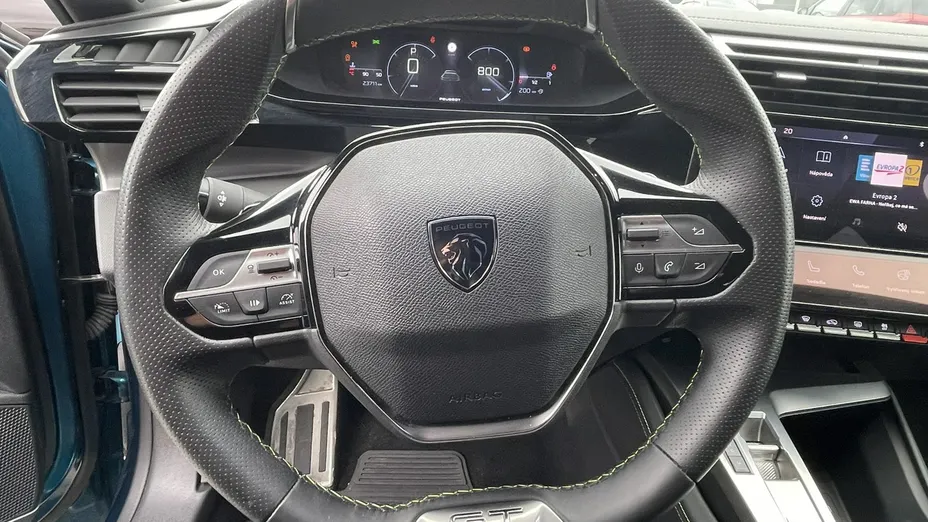 PEUGEOT 408 -