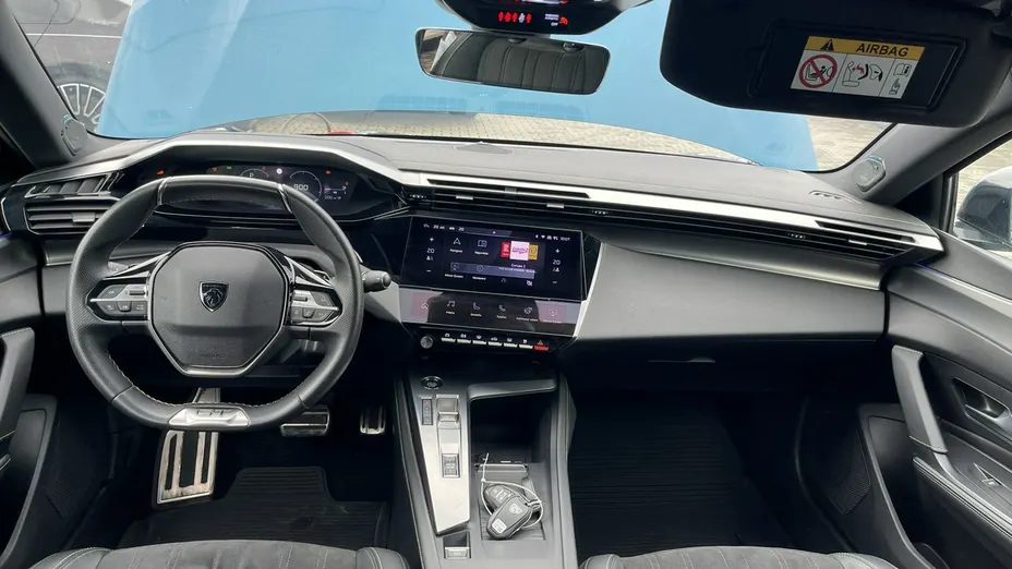 PEUGEOT 408 -