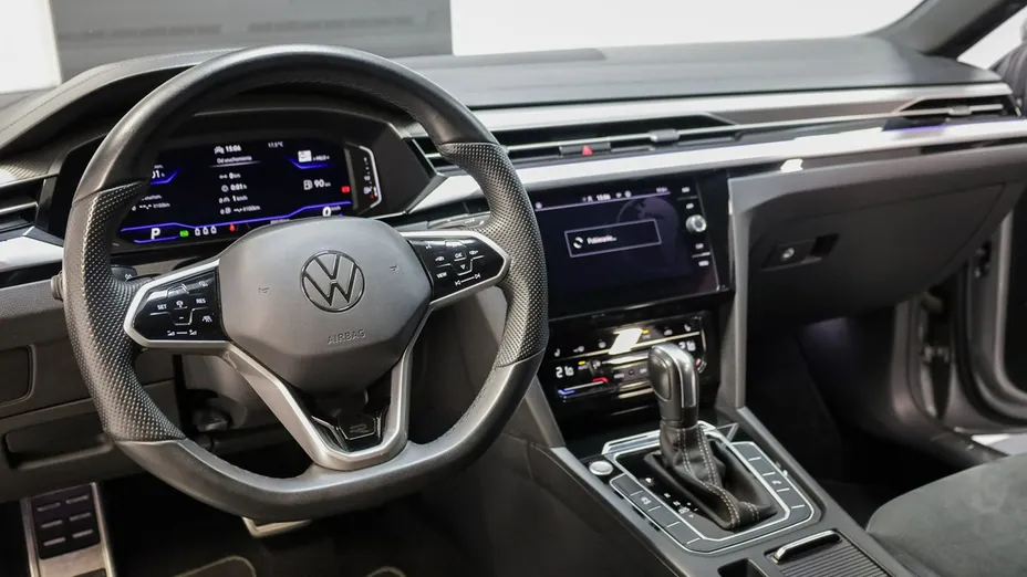 VOLKSWAGEN Arteon -