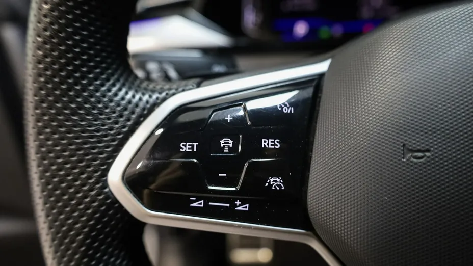 VOLKSWAGEN Arteon -