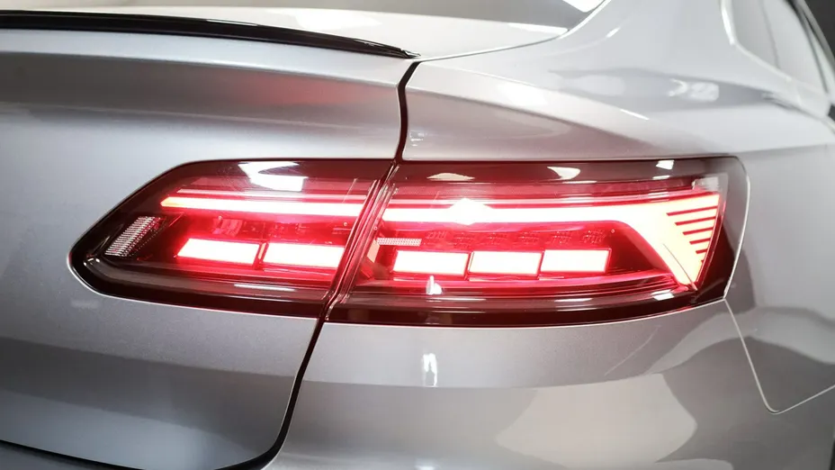 VOLKSWAGEN Arteon -