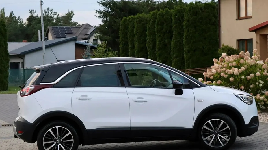 OPEL Crossland X -