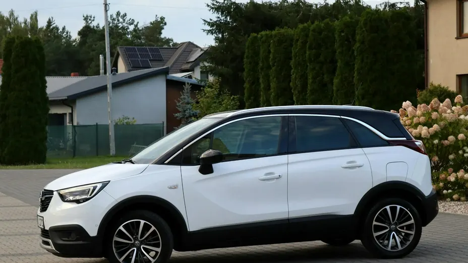 OPEL Crossland X -