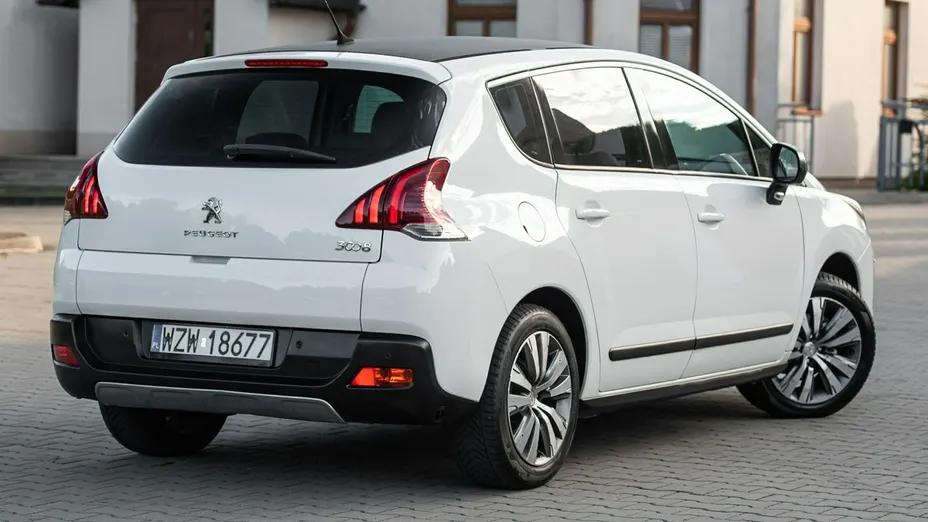 PEUGEOT 3008 -
