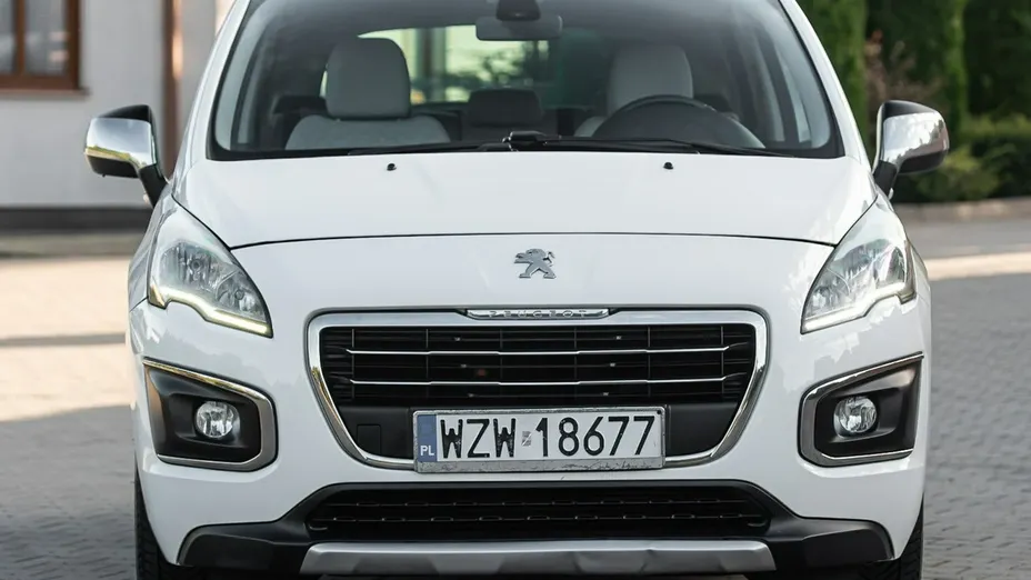 PEUGEOT 3008 -