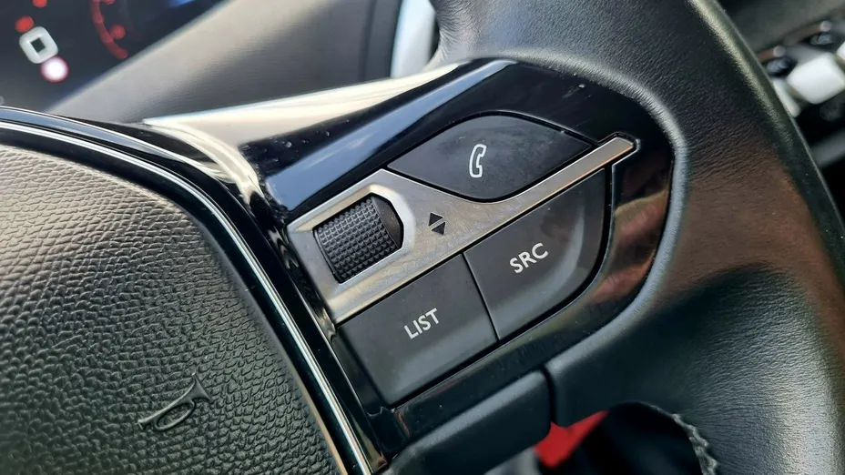 PEUGEOT 3008 -