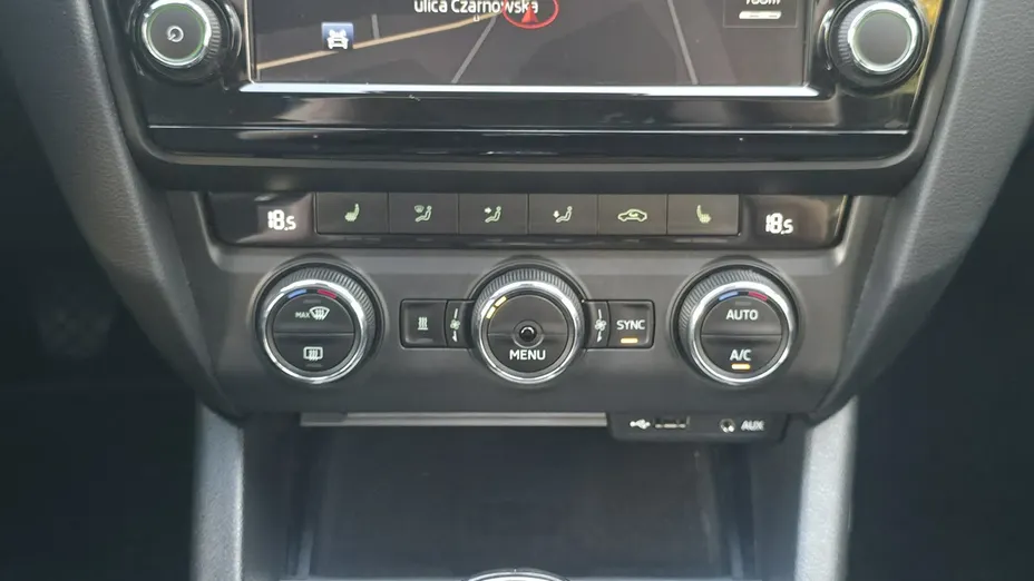 SKODA Octavia -
