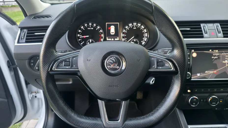 SKODA Octavia -