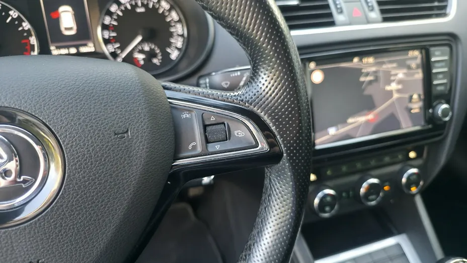 SKODA Octavia -