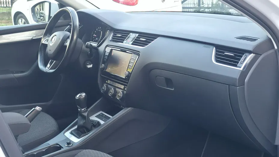 SKODA Octavia -