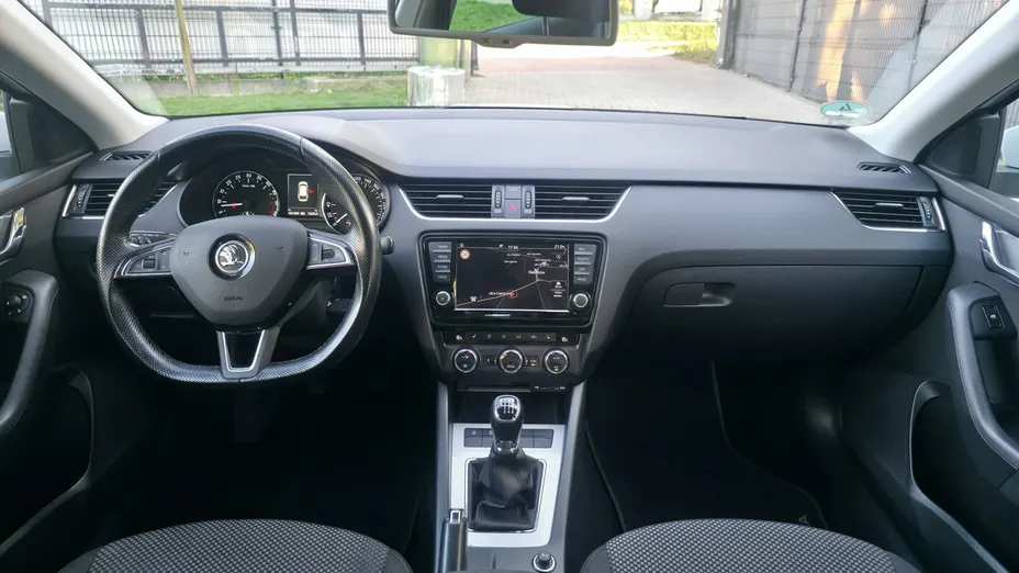 SKODA Octavia -