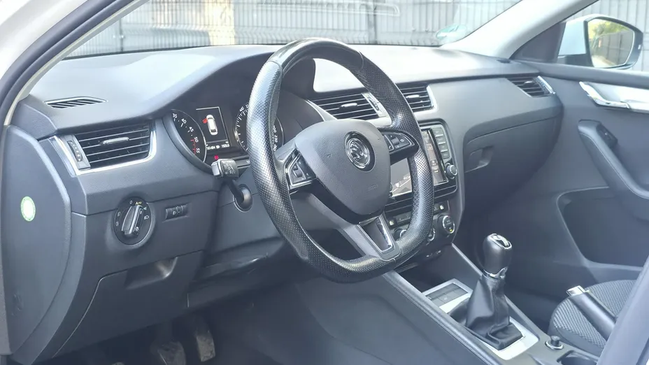 SKODA Octavia -