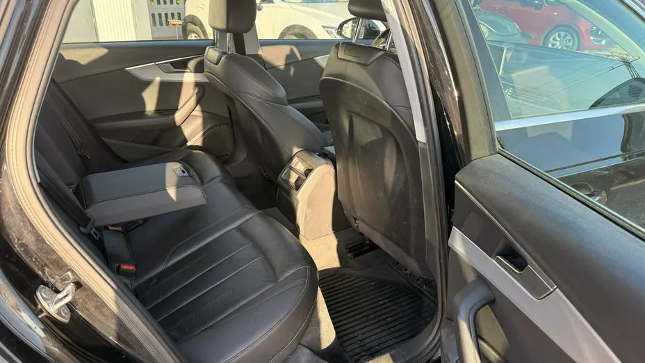 AUDI A4 -