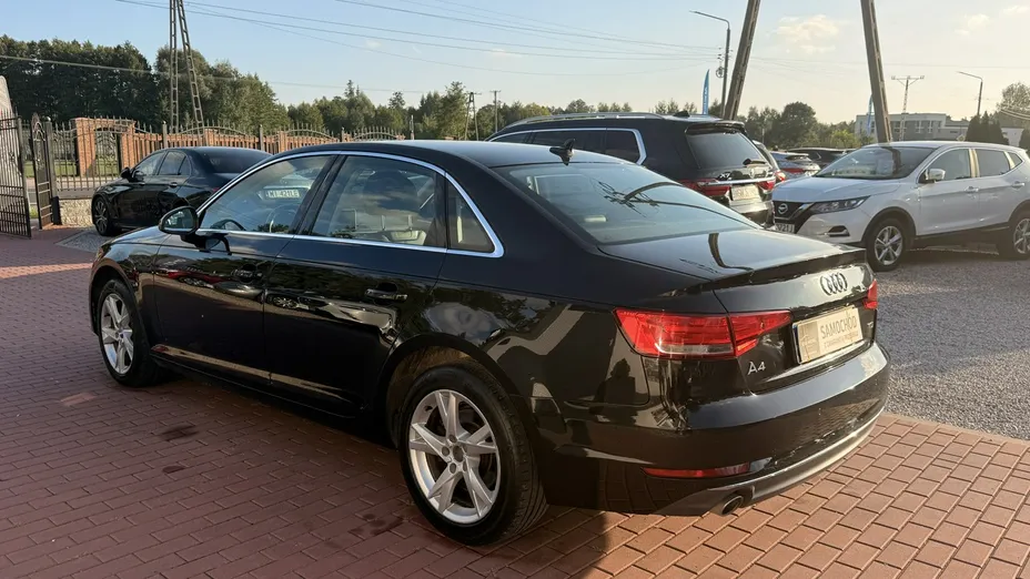 AUDI A4 -
