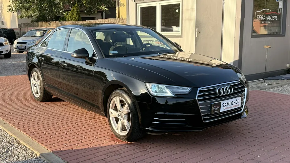 AUDI A4 -
