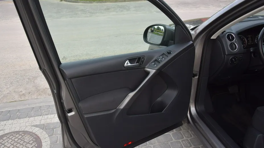 VOLKSWAGEN Tiguan -