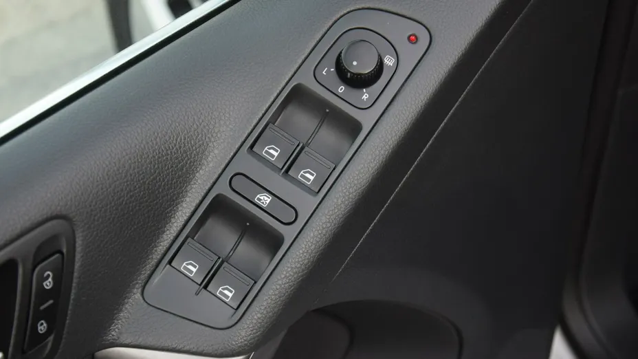 VOLKSWAGEN Tiguan -