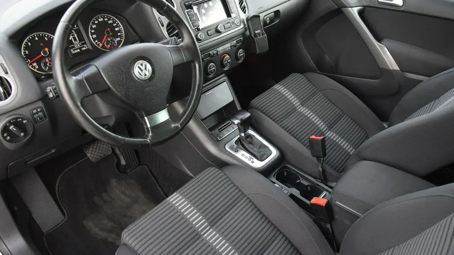 VOLKSWAGEN Tiguan -