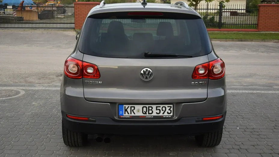 VOLKSWAGEN Tiguan -