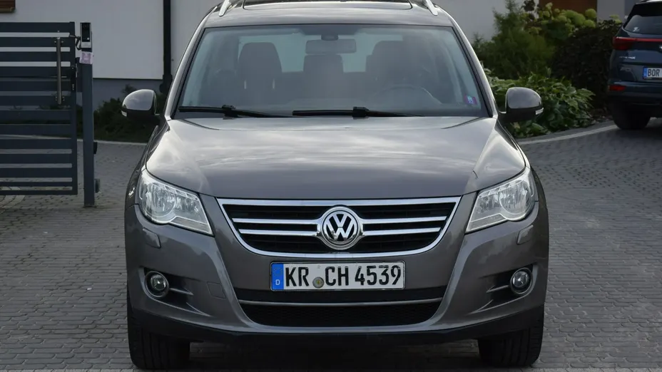VOLKSWAGEN Tiguan -