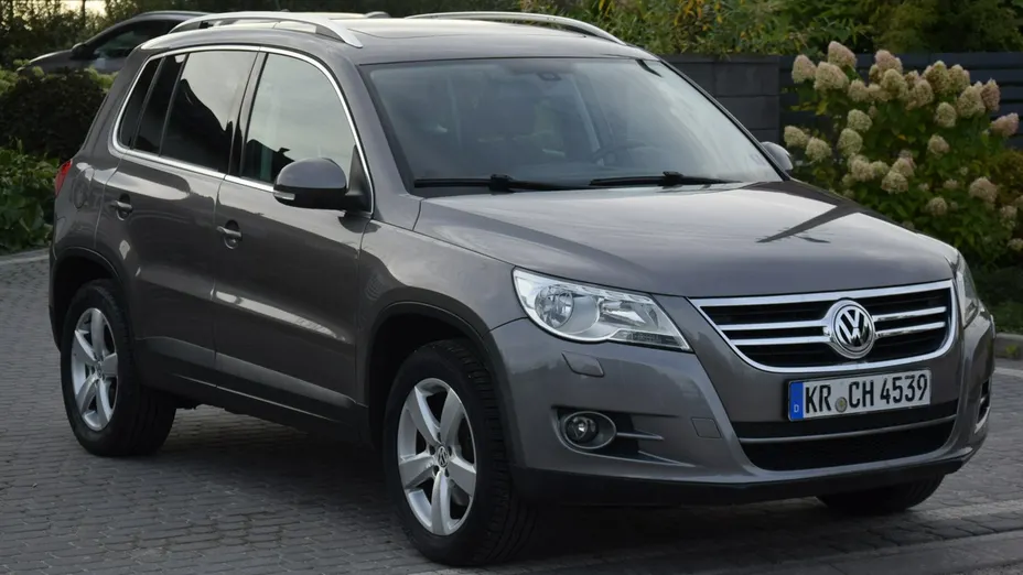 VOLKSWAGEN Tiguan -
