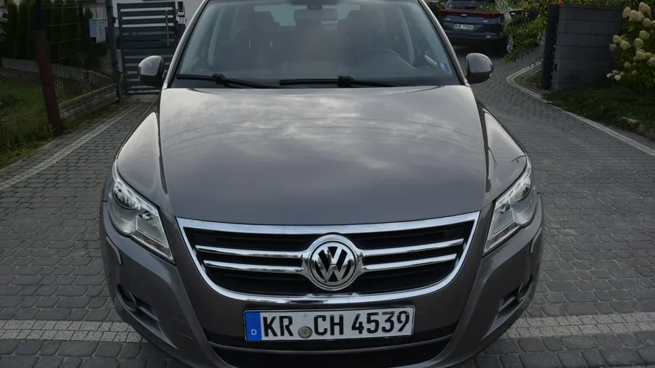 VOLKSWAGEN Tiguan -