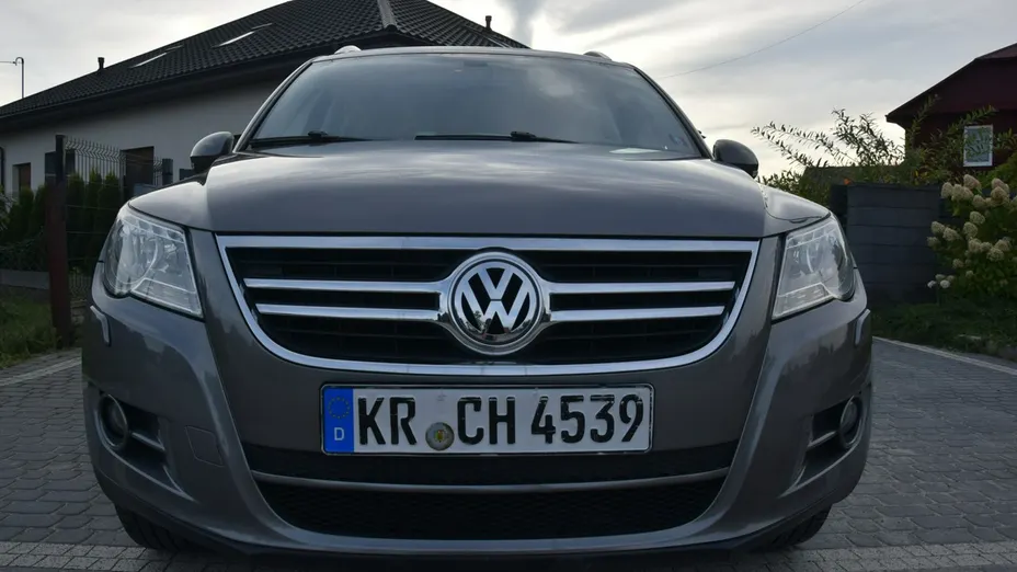 VOLKSWAGEN Tiguan -
