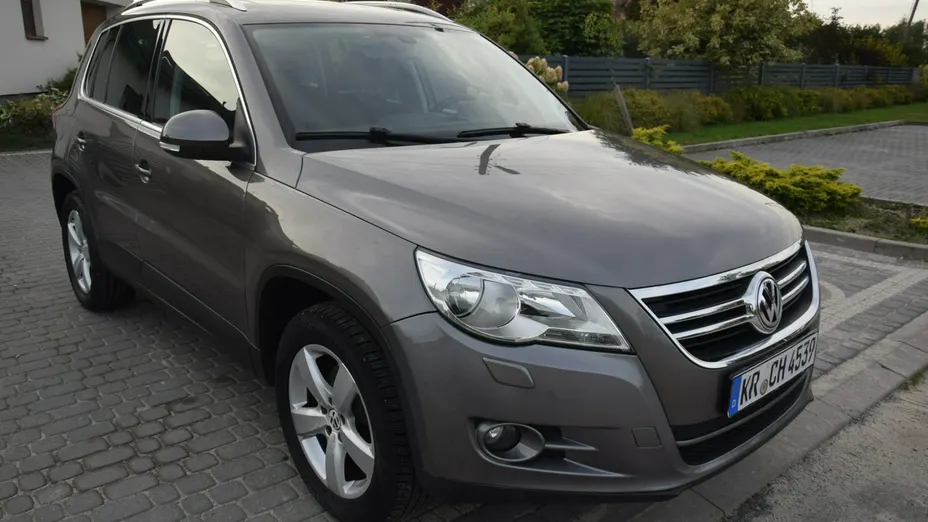 VOLKSWAGEN Tiguan -