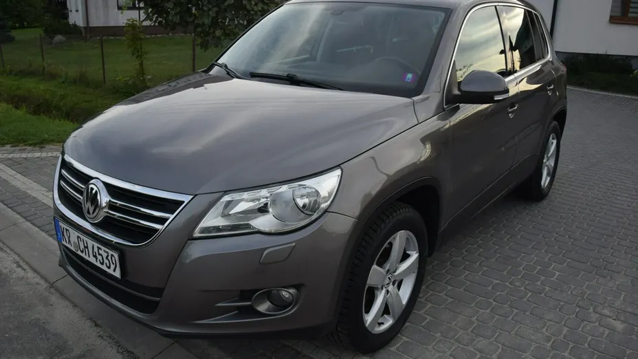 VOLKSWAGEN Tiguan -
