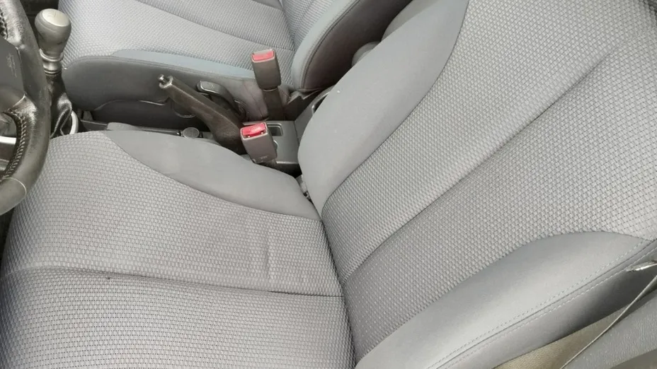 NISSAN Tiida -