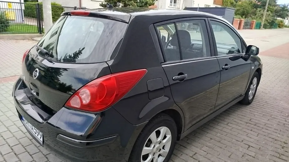 NISSAN Tiida -