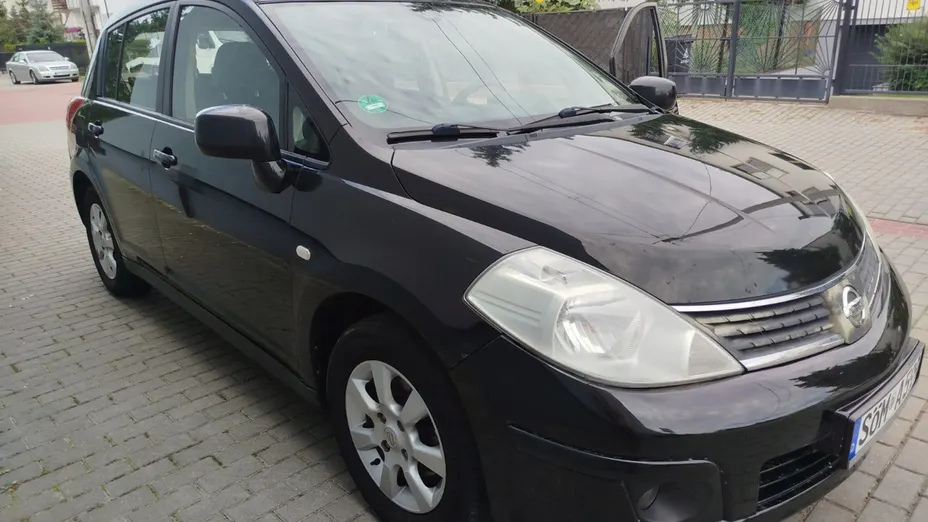 NISSAN Tiida -