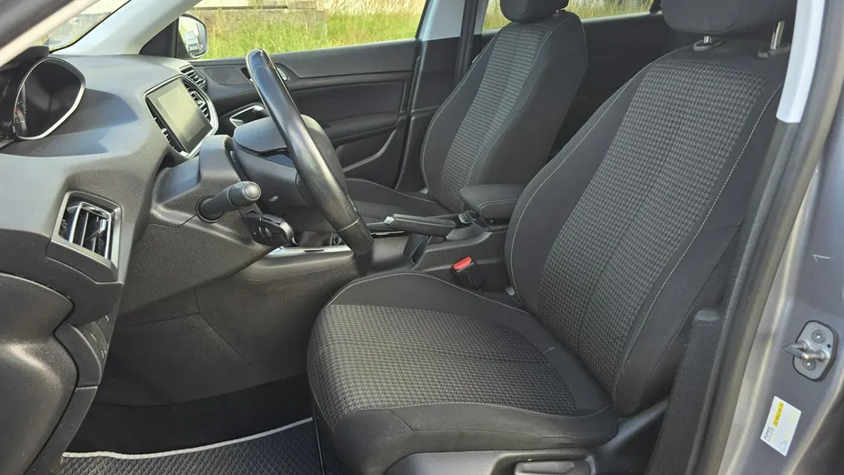 PEUGEOT 308 -
