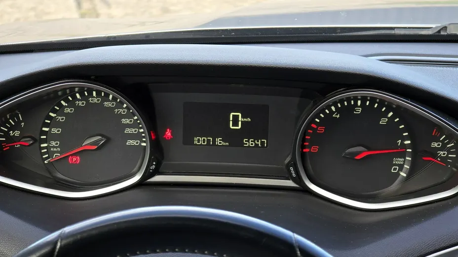 PEUGEOT 308 -